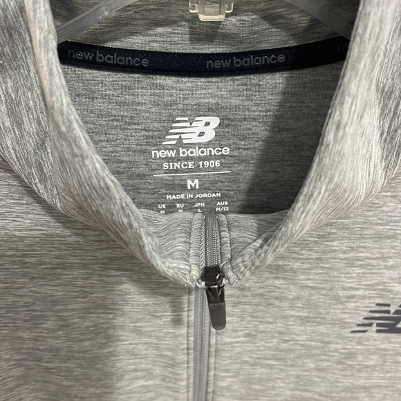 New balance long sleeve with quarter zip up size medium - Picture 3 of 5